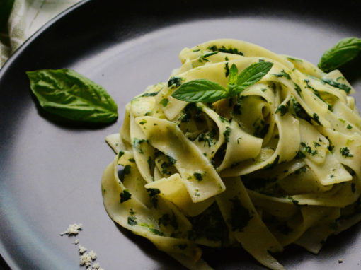 com Pesto de Avelã